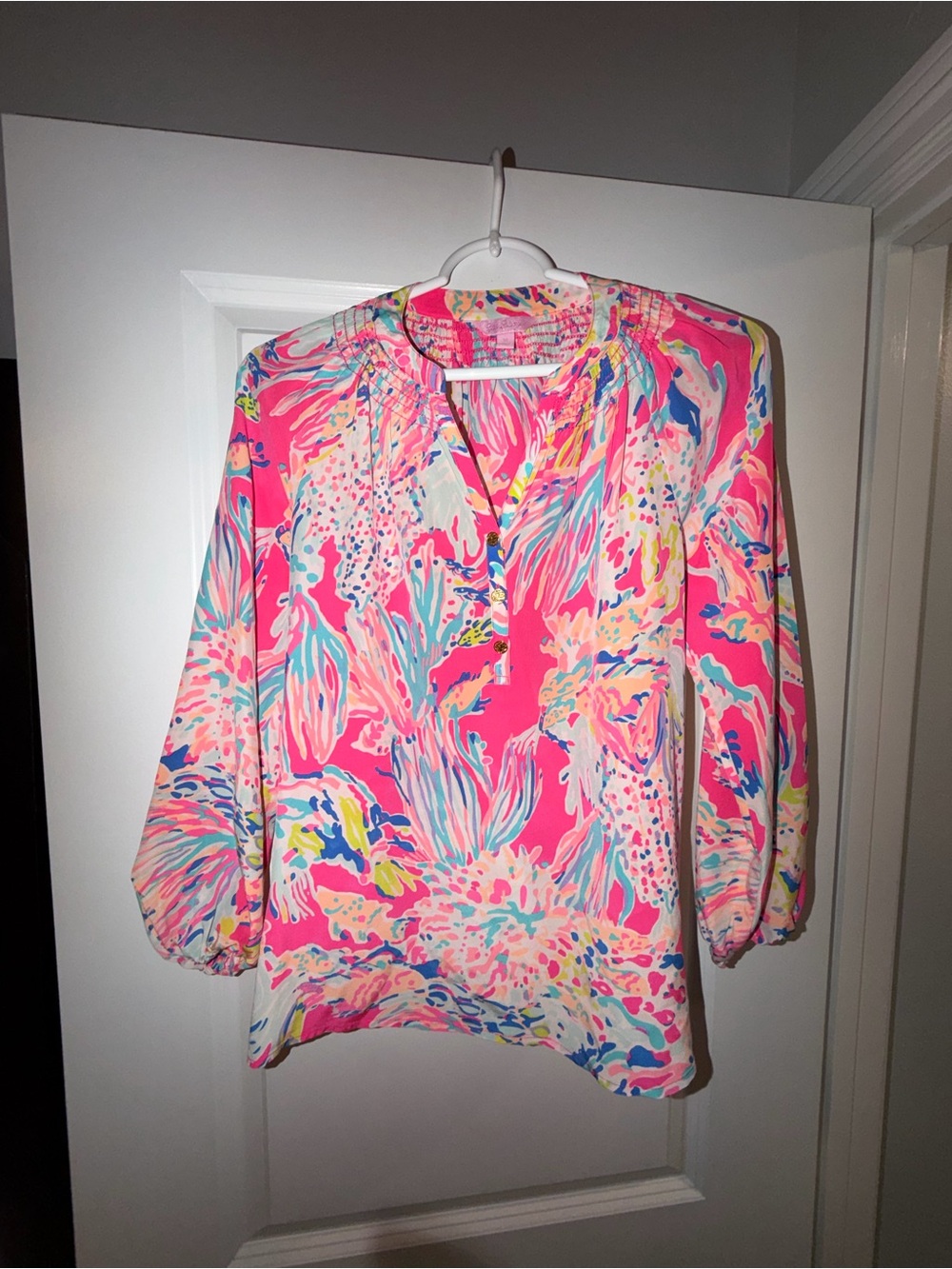Women’s Lilly Pulitzer Pink Multicolor Abstract Floral Blouse size XS EUC